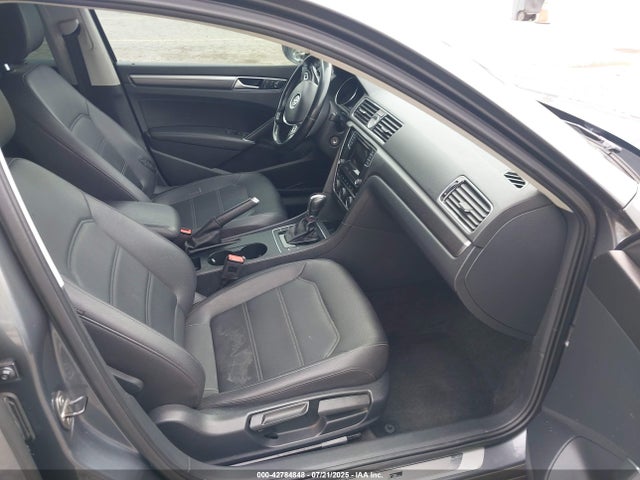 1VWAT7A30GC041618 Volkswagen 1.8t