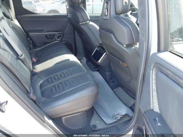 2023 RIVIAN R1T 7FCTGAAA0PN017975 Photo 7