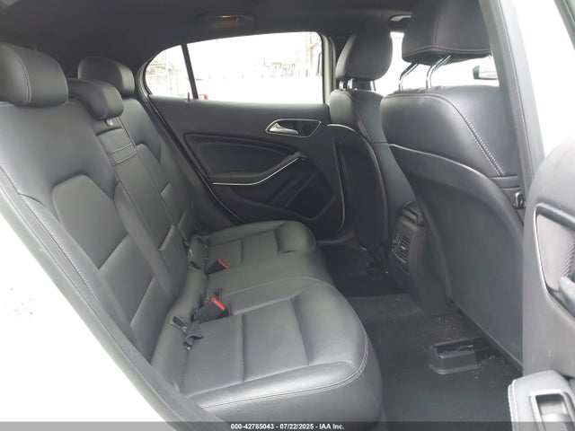 WDCTG4GB8HJ347826 Mercedes-Benz 270