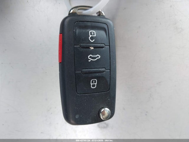 WVGRV7AX8HK041047 Volkswagen 2.0 tsi