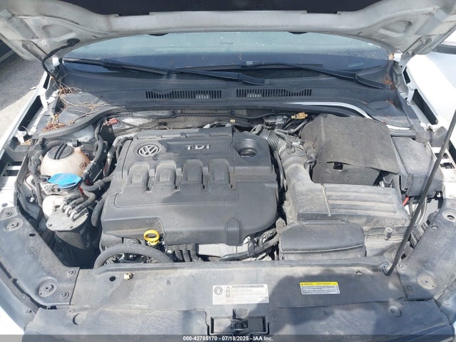 3VWLA7AJ8FM325508 Volkswagen 2015