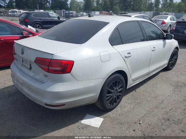3VWLA7AJ8FM325508 Volkswagen 2015