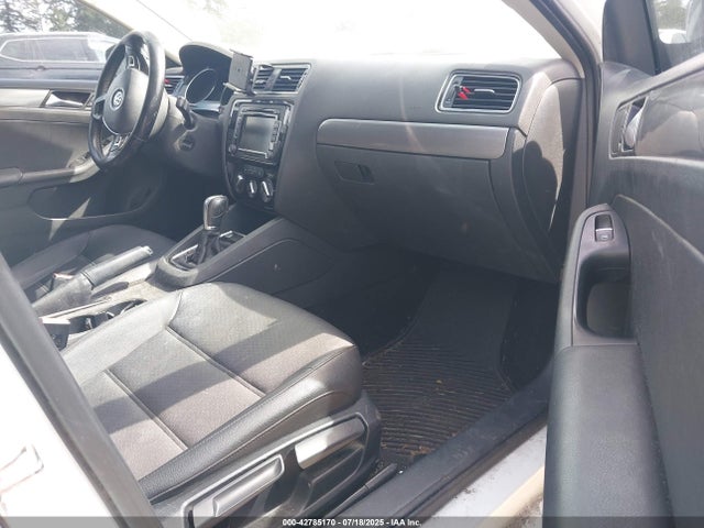 3VWLA7AJ8FM325508 Volkswagen 2015