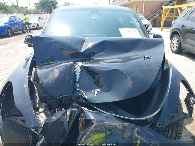 2024 TESLA MODEL Y 7SAYGDEE3RF987169 Photo 9