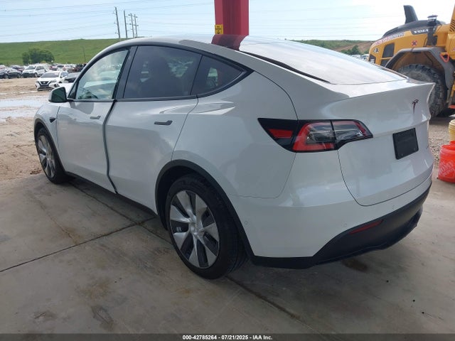 2021 TESLA MODEL Y 5YJYGAEE0MF186915 Photo 2