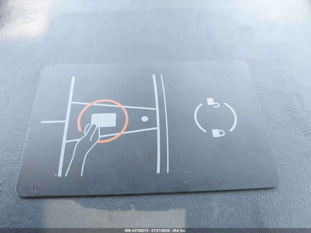 2020 TESLA MODEL Y 5YJYGDEE1LF044735 Photo 10