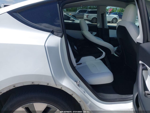 2020 TESLA MODEL Y 5YJYGDEE1LF044735 Photo 7