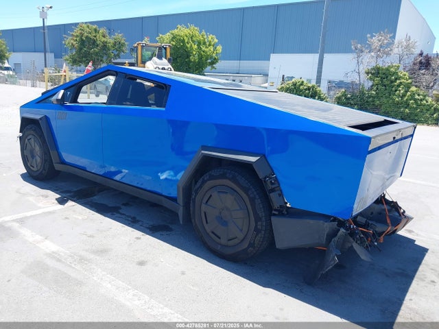 2024 TESLA CYBERTRUCK 7G2CEHED7RA033076 Photo 2