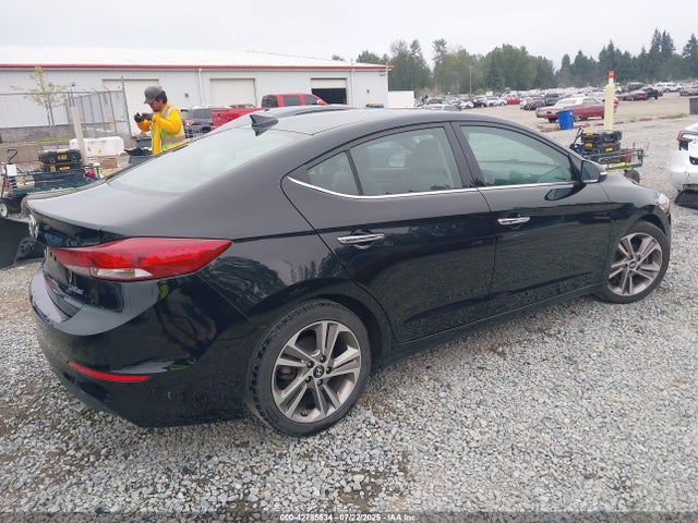 5NPD84LF4HH031946 Hyundai 2017