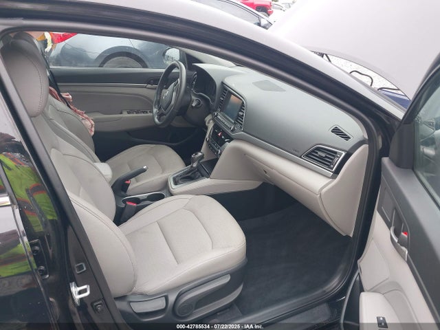 5NPD84LF4HH031946 Hyundai 2017