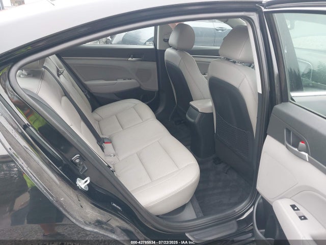 5NPD84LF4HH031946 Hyundai 2017