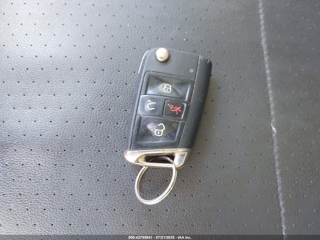 Volkswagen Tiguan 2018 3VV2B7AX3JM143905 Image 11