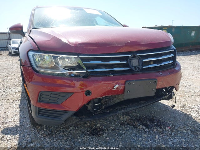 Volkswagen Tiguan 2018 3VV2B7AX3JM143905 Image 18