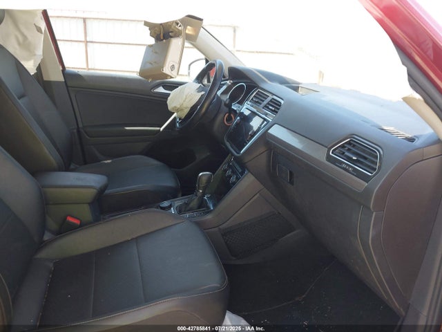 Volkswagen Tiguan 2018 3VV2B7AX3JM143905 Image 5