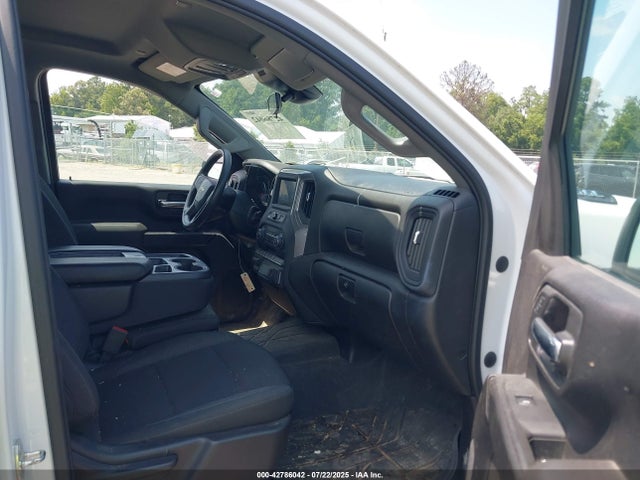 Chevrolet l8t 2024 1GC1YLE7XRF216369 Image 5