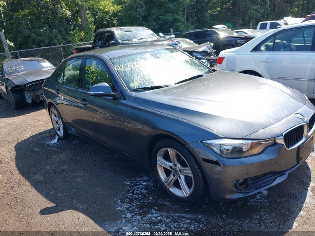 42786258 :رقم المزاد ، WBA3C3C51EP662792 vin ، 2014 Bmw 320i Xdrive مزاد بيع