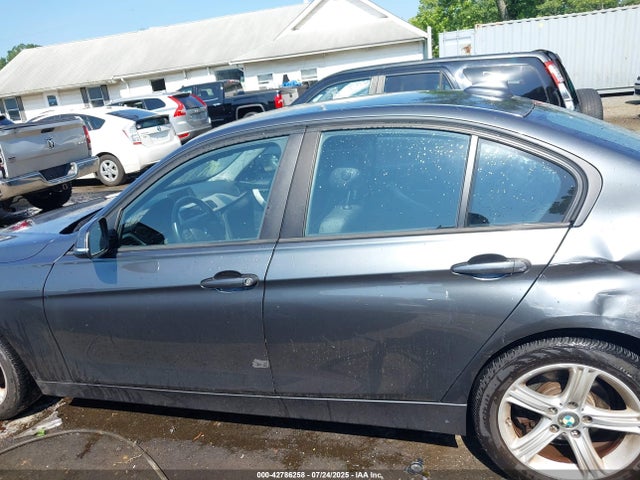 42786258 :رقم المزاد ، WBA3C3C51EP662792 vin ، 2014 Bmw 320i Xdrive مزاد بيع