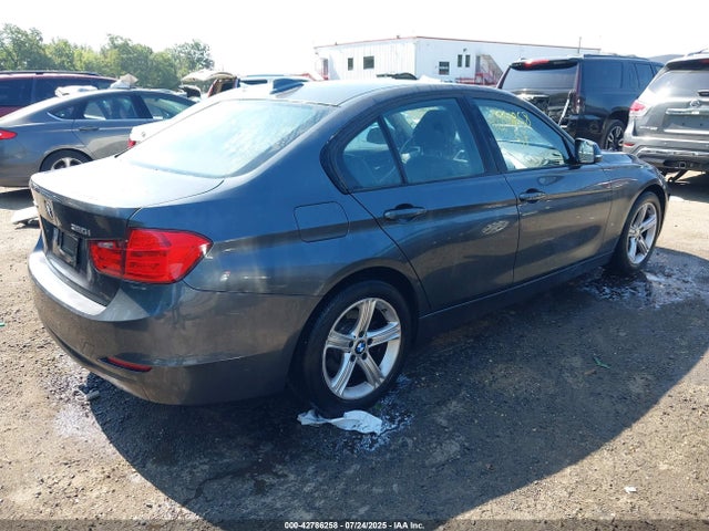 42786258 :رقم المزاد ، WBA3C3C51EP662792 vin ، 2014 Bmw 320i Xdrive مزاد بيع