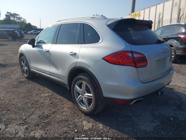 2014 PORSCHE CAYENNE WP1AA2A28ELA07344 Photo 2