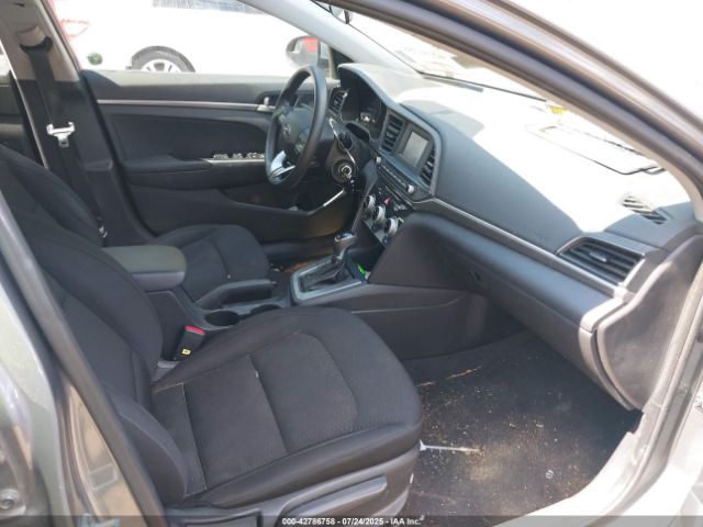2019 HYUNDAI ELANTRA KMHD74LF8KU779580 Photo 4