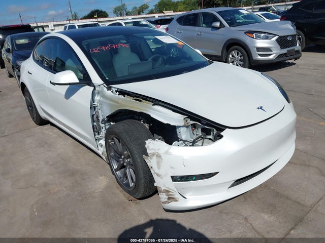 2021 TESLA MODEL 3 5YJ3E1EB9MF858573 Photo 0