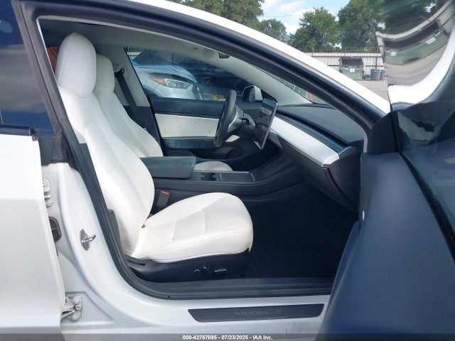 2021 TESLA MODEL 3 5YJ3E1EB9MF858573 Photo 4