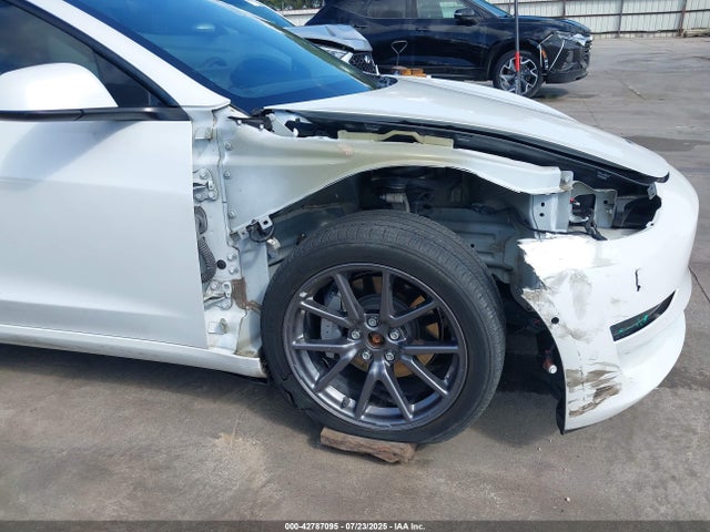 2021 TESLA MODEL 3 5YJ3E1EB9MF858573 Photo 5