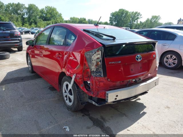 2015 TOYOTA PRIUS JTDKN3DU1F0426586 Photo 2