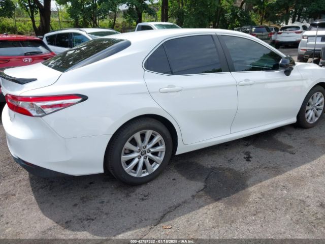 2018 TOYOTA CAMRY 4T1B11HK7JU089380 Photo 3