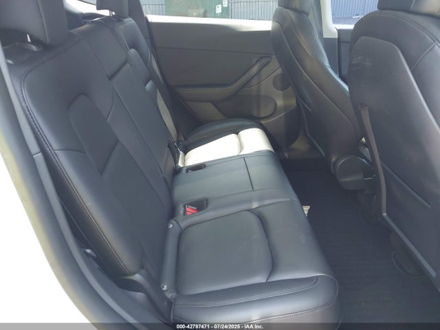 Tesla Model Y 2021 5YJYGDEE6MF253146 Image 8