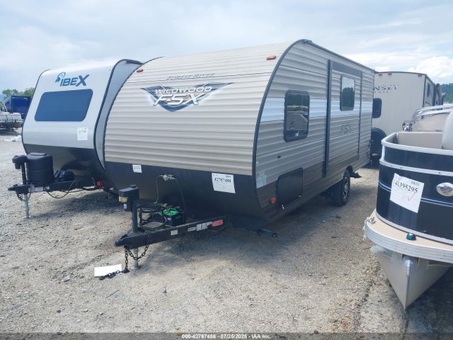4X4TWDV14JY092019 Wildwood Wildwood Towables
