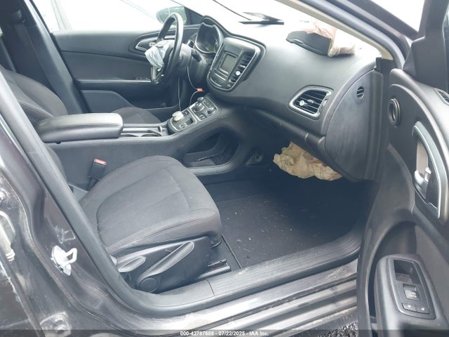 Продажа на аукционе авто 2015 Chrysler 200 Limited, vin: 1C3CCCAB1FN671070, номер лота: 42787688