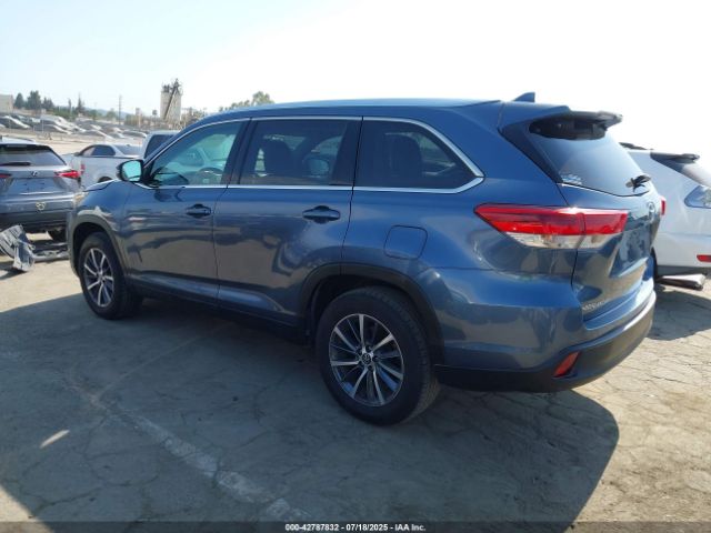 2019 TOYOTA HIGHLANDER 5TDKZRFH7KS355487 Photo 2