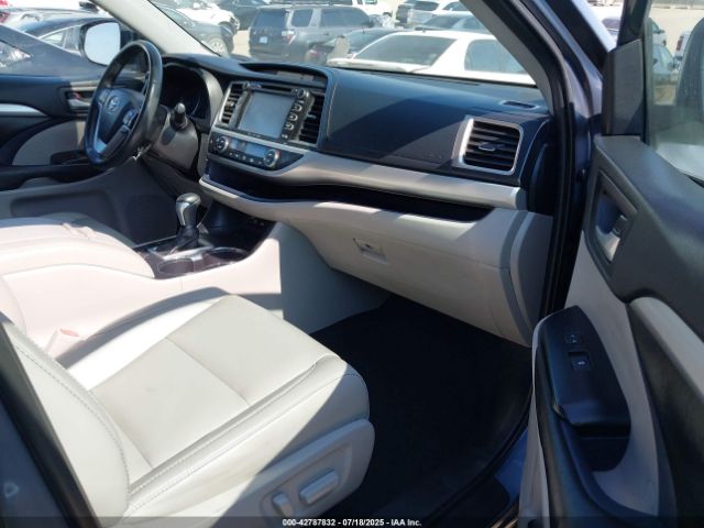 2019 TOYOTA HIGHLANDER 5TDKZRFH7KS355487 Photo 4