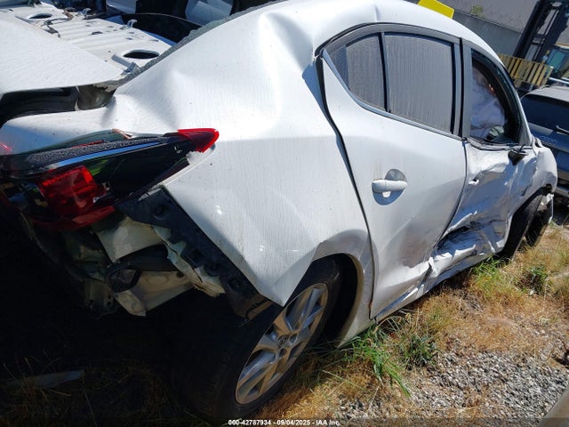 Mazda pe 2017 3MZBN1U77HM104286 Image 4