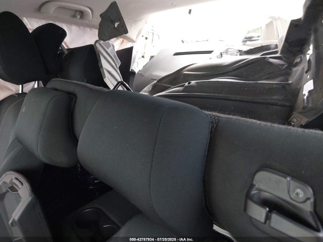 Mazda pe 2017 3MZBN1U77HM104286 Image 8