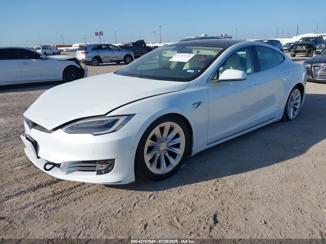 Tesla MODEL S 2018 5YJSA1E25JF276067 Image 2