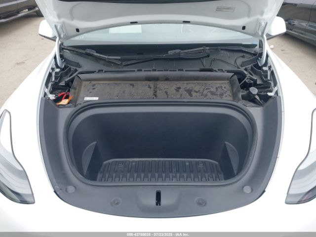 2023 TESLA MODEL Y 7SAYGDEE2PF623287 Photo 9