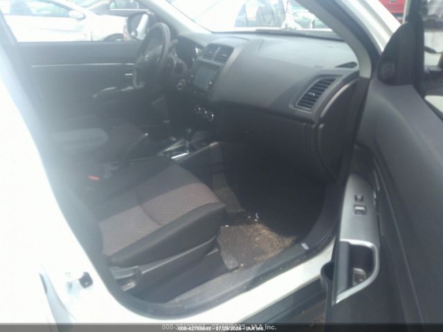 2019 MITSUBISHI OUTLANDER SPORT JA4AR3AU8KU006468 Photo 4