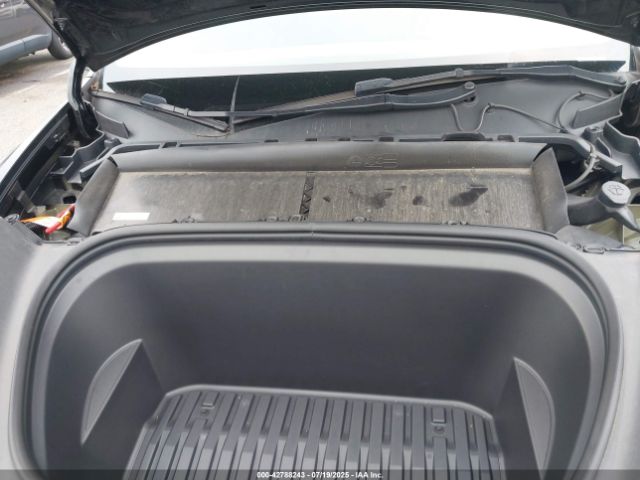 2023 TESLA MODEL Y 7SAYGDEE2PA109825 Photo 9
