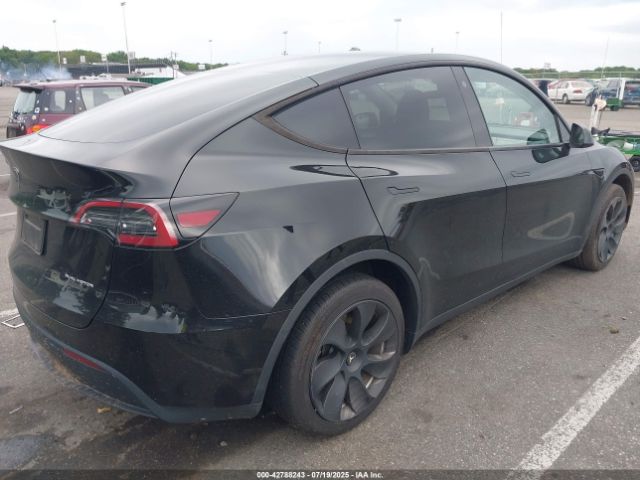 2023 TESLA MODEL Y 7SAYGDEE2PA109825 Photo 3