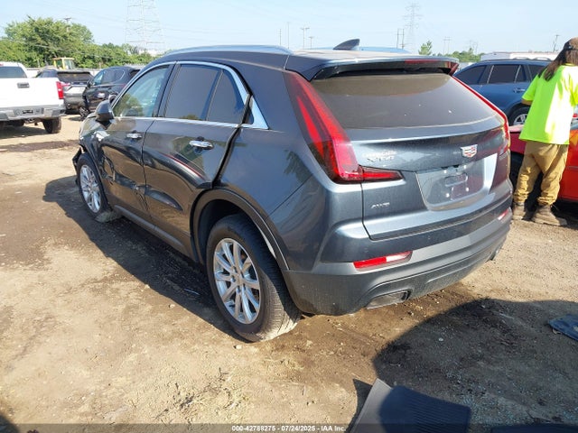2019 CADILLAC XT4 1GYFZBR49KF132962 Photo 2