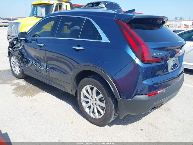 2019 CADILLAC XT4 1GYAZAR45KF145275 Photo 2