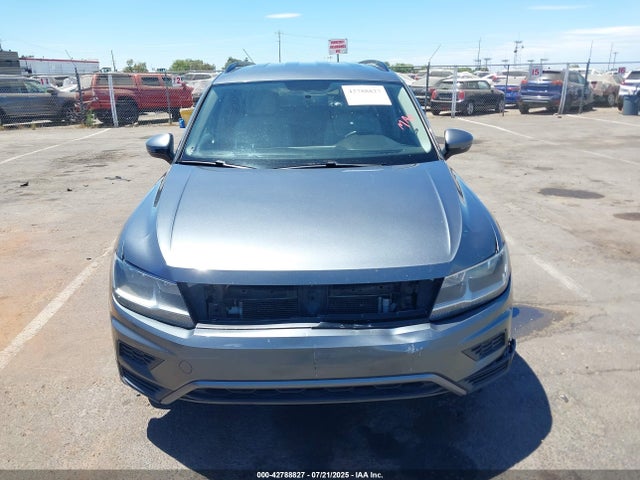 3VV0B7AX0JM206272 Volkswagen Tiguan