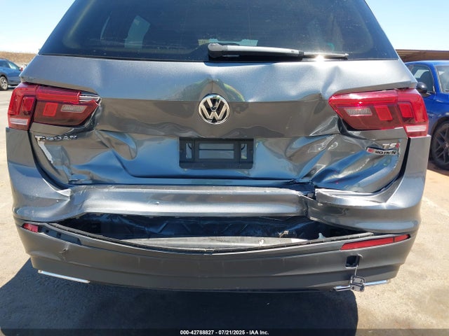 3VV0B7AX0JM206272 Volkswagen Tiguan