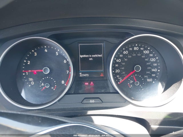 3VV0B7AX0JM206272 Volkswagen Tiguan