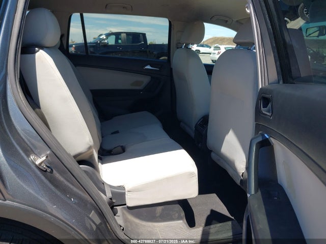 3VV0B7AX0JM206272 Volkswagen Tiguan