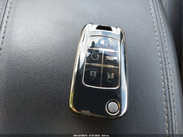 1G4GB5G3XEF131202 Buick lfx