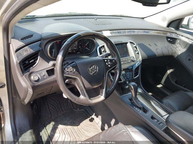1G4GB5G3XEF131202 Buick lfx