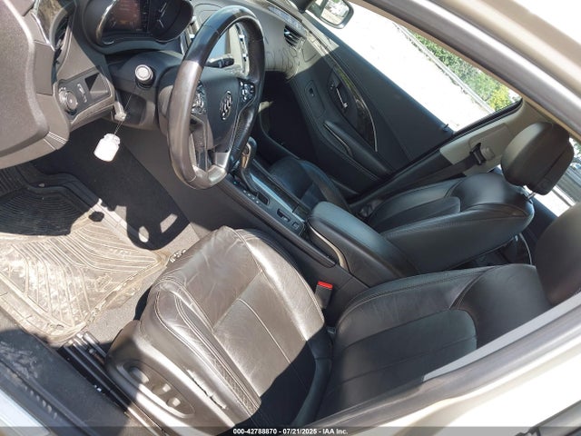 1G4GB5G3XEF131202 Buick lfx
